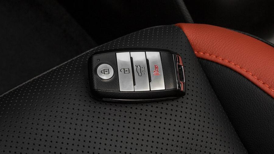 Детали интерьера Kia Forte5 2016 года  (фото 8 из 37)